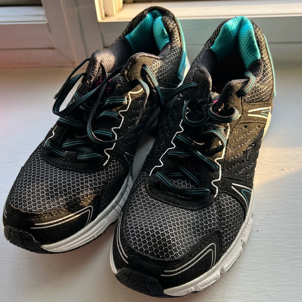 Abeo Rapid vibrant walking running sneakers black athletic shoes